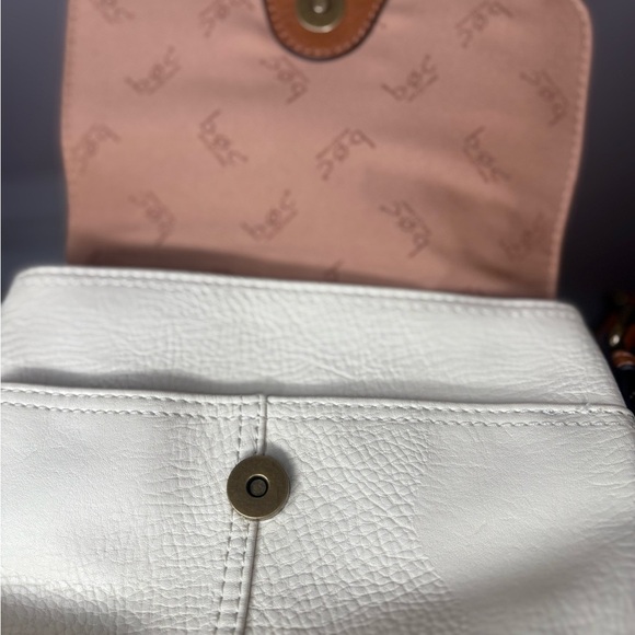 b.ø.c. Born Concept Crossbody Bag – Cream & Tan with Brass Hardware - Picture 5 of 5